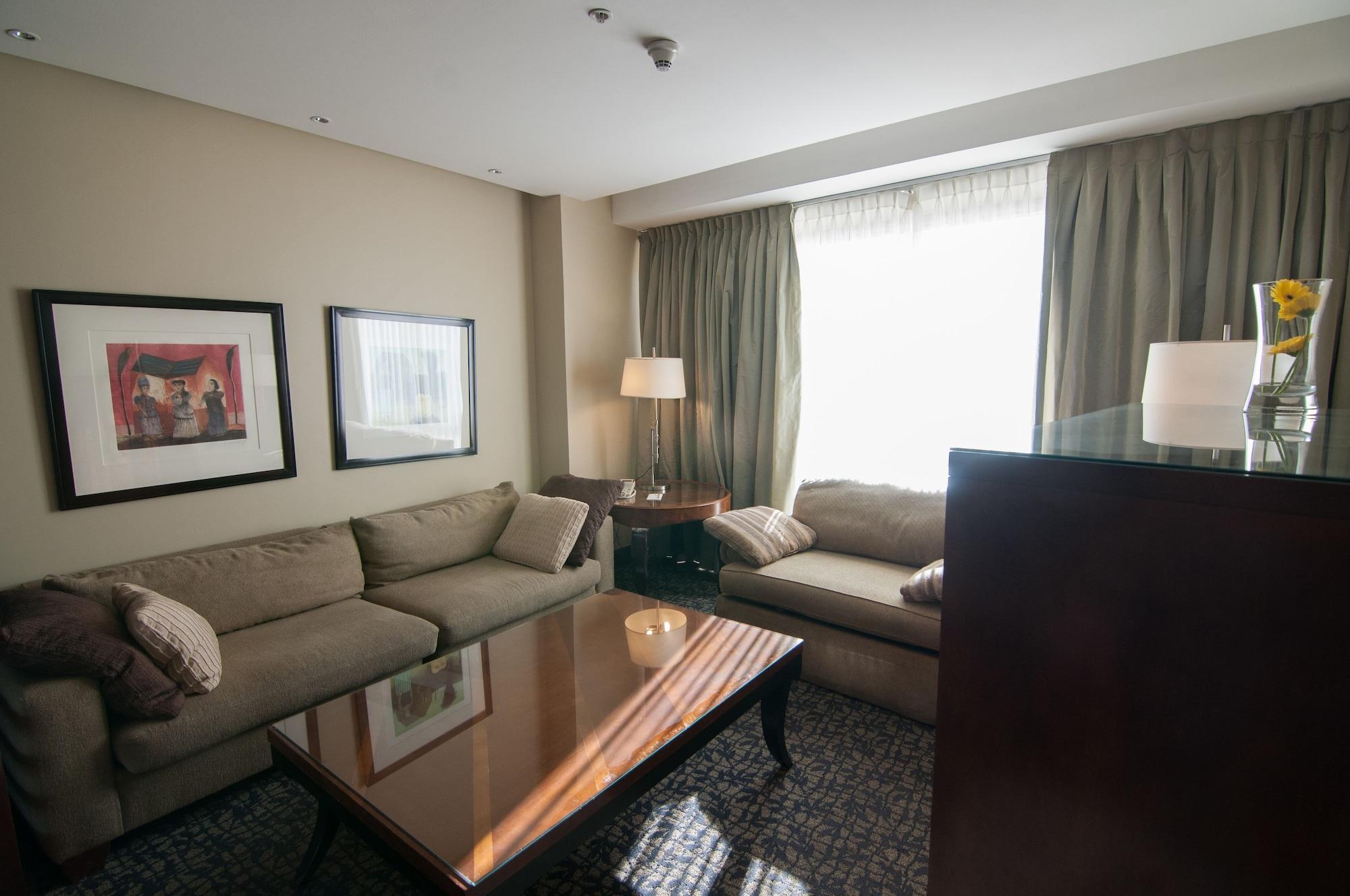 Enjoy Vina Del Mar Hotel Ngoại thất bức ảnh Living room of a suite at the Fairmont Olympic Hotel