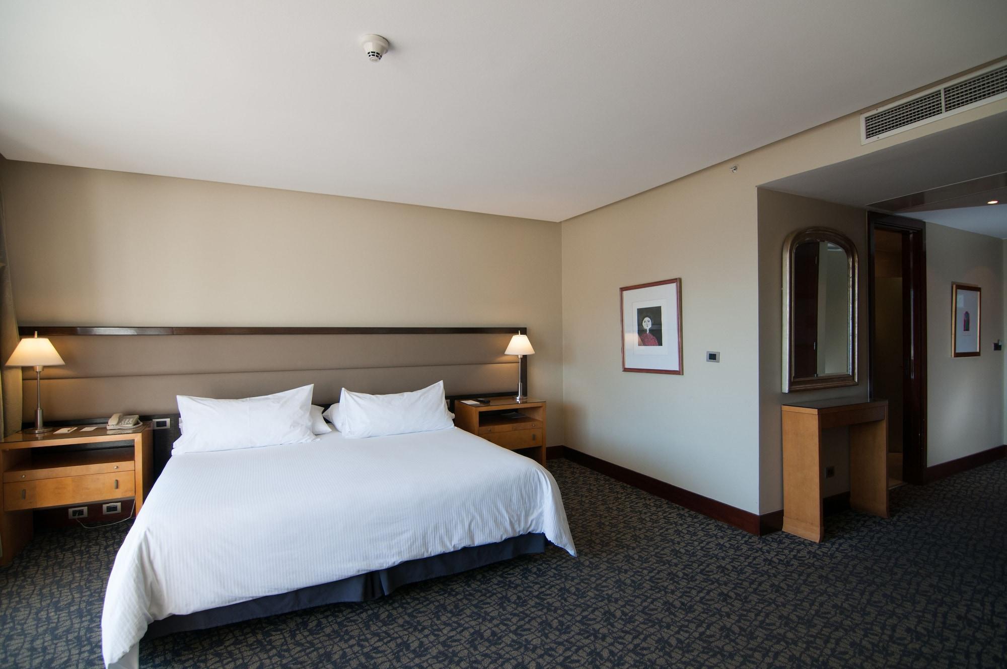Enjoy Vina Del Mar Hotel Ngoại thất bức ảnh A room at the Hilton Johannesburg