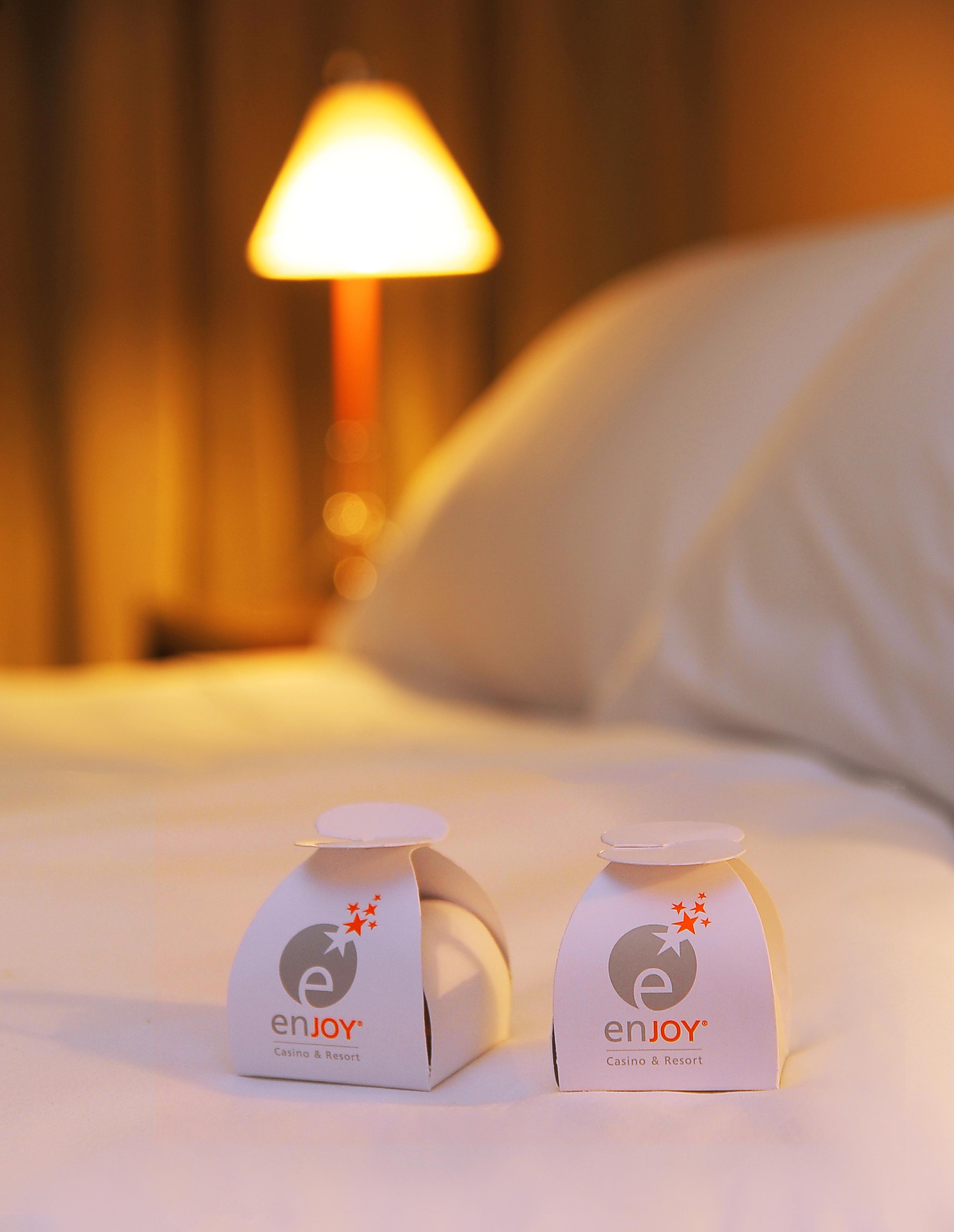 Enjoy Vina Del Mar Hotel Ngoại thất bức ảnh A pair of hotel slippers