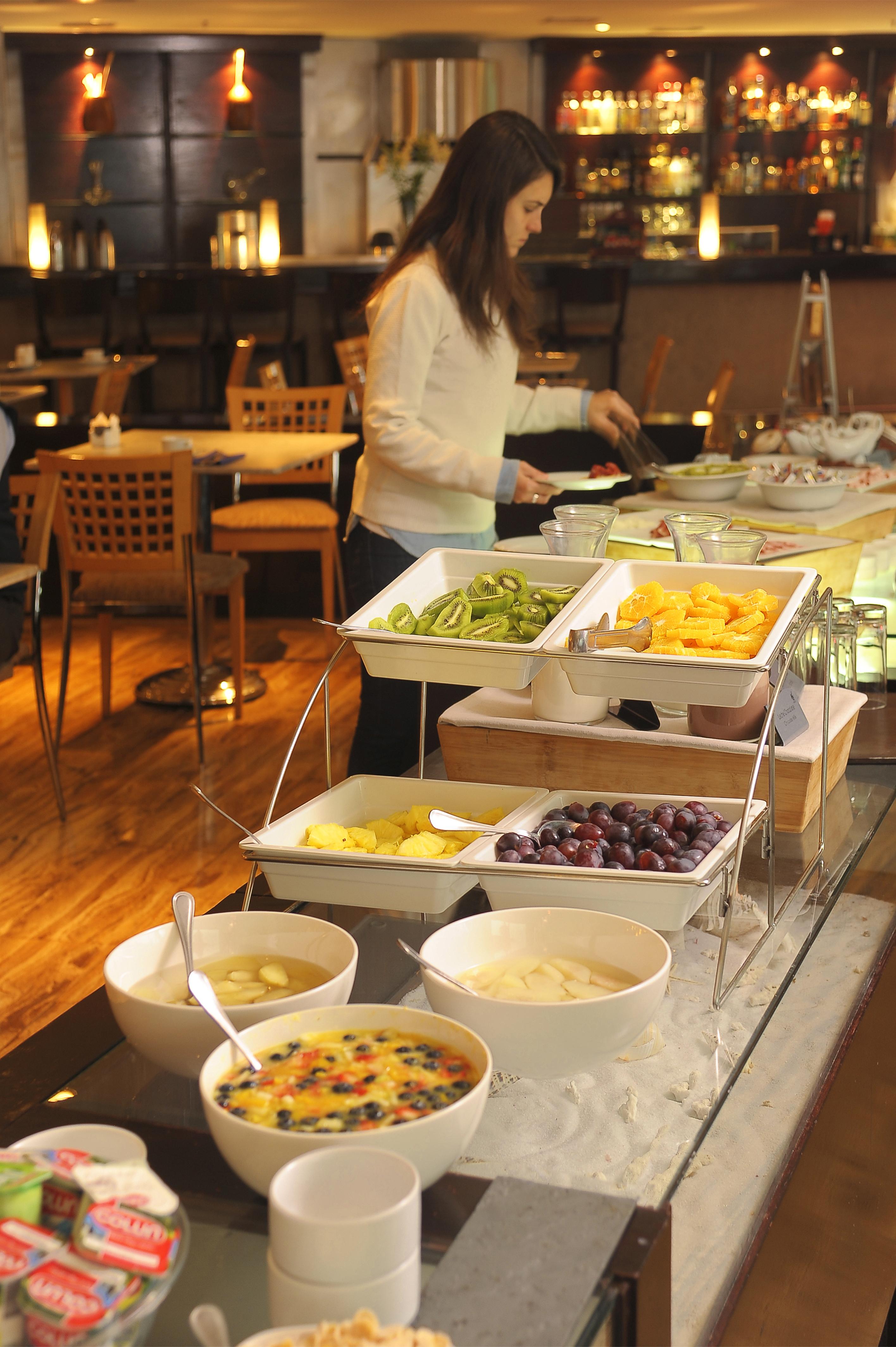 Enjoy Vina Del Mar Hotel Ngoại thất bức ảnh A fruit salad bar