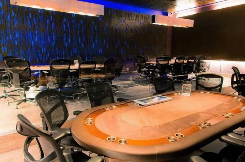 Enjoy Vina Del Mar Hotel Ngoại thất bức ảnh A poker room at the Wynn Las Vegas