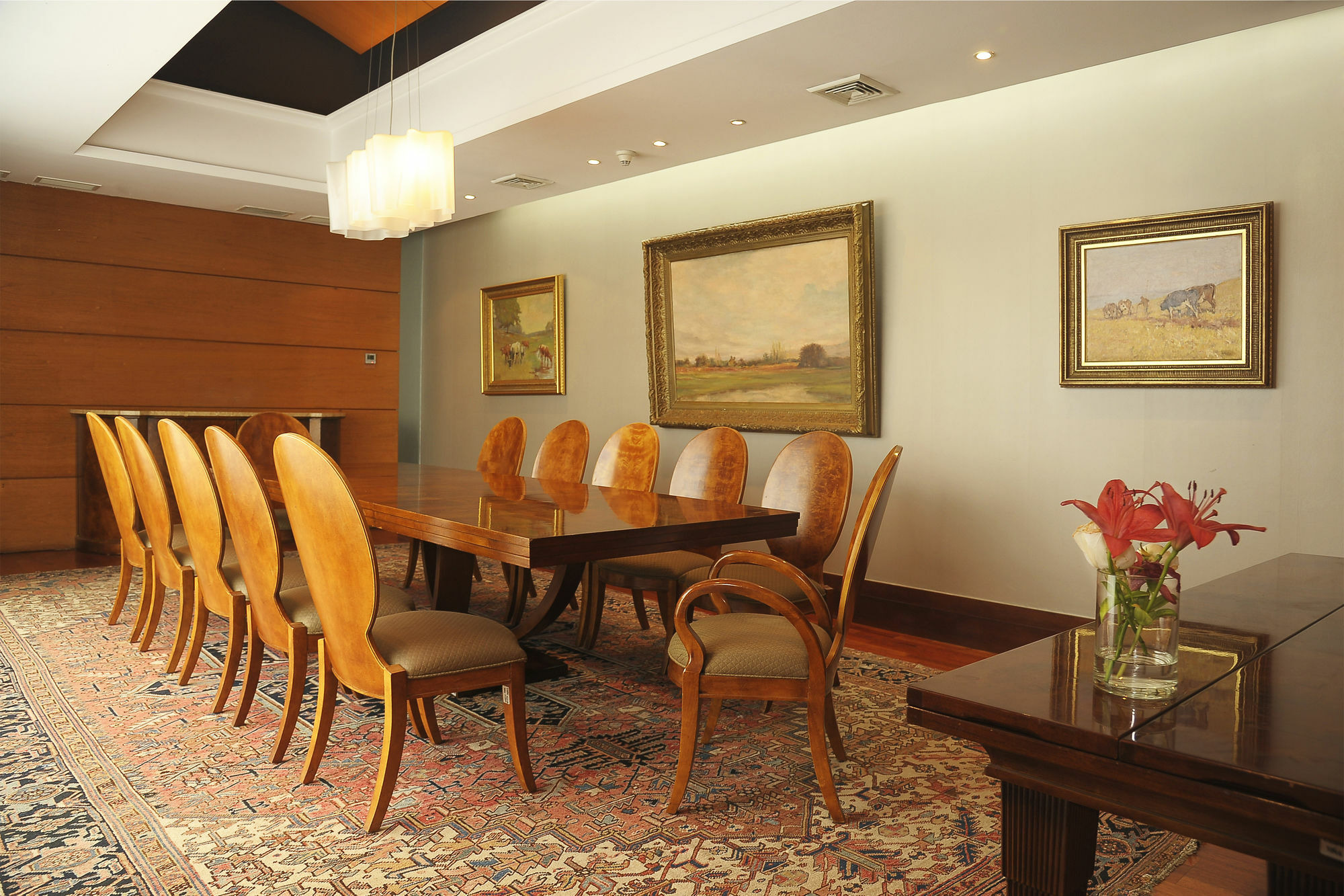 Enjoy Vina Del Mar Hotel Ngoại thất bức ảnh A meeting room at the National Museum of Natural History